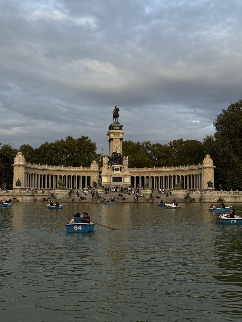 Rowing boats on the Retiro pond below the Alfonso XII monument